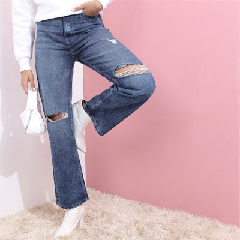 Women Blue Straight Fit Light Fade Jeans